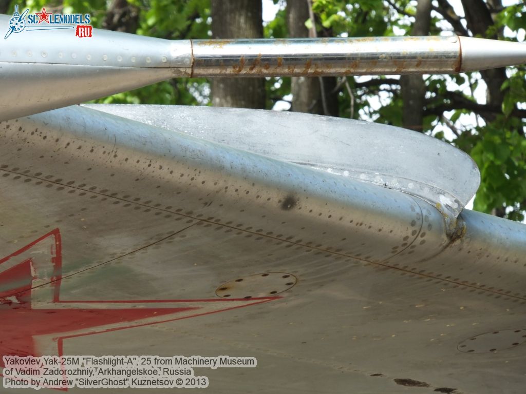 Yak-25M_Flashlight_0062.jpg