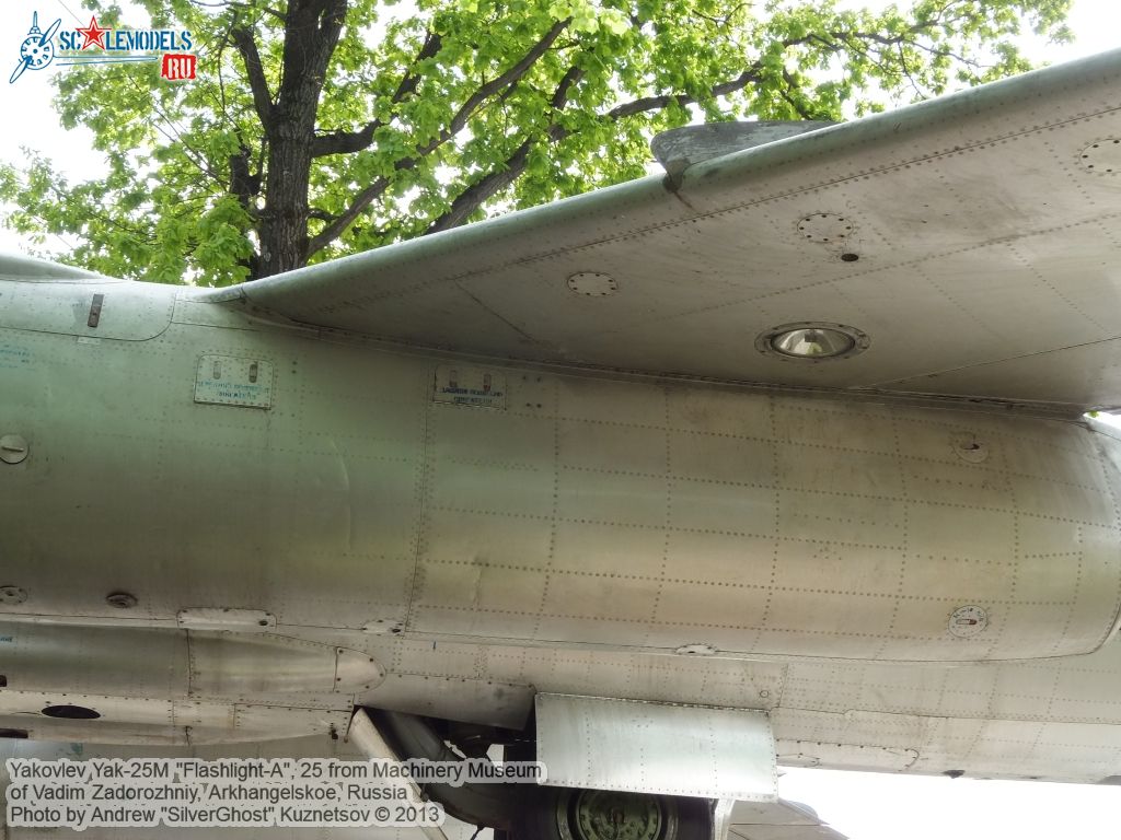 Yak-25M_Flashlight_0311.jpg