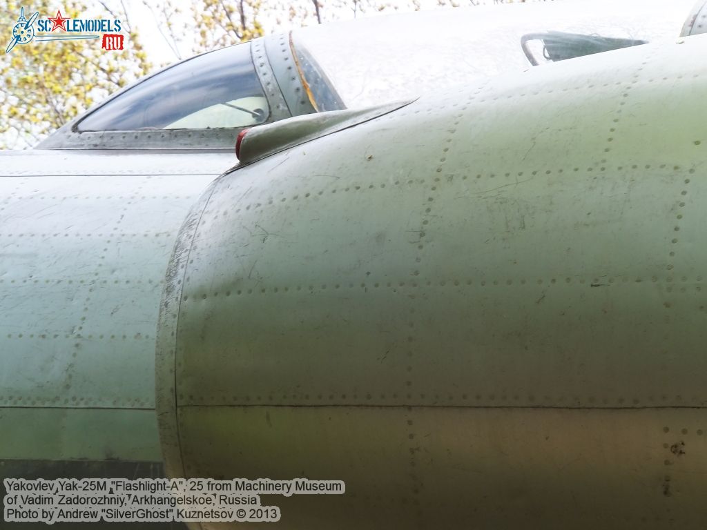 Yak-25M_Flashlight_0315.jpg