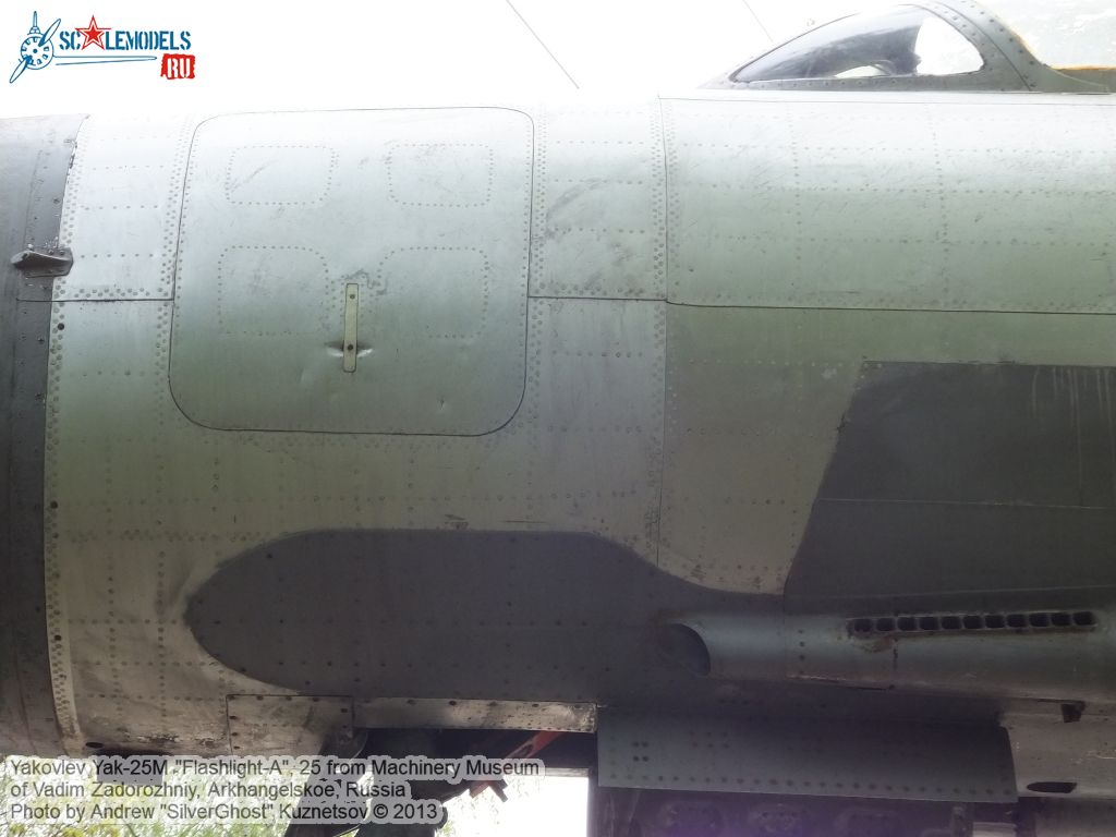 Yak-25M_Flashlight_0352.jpg