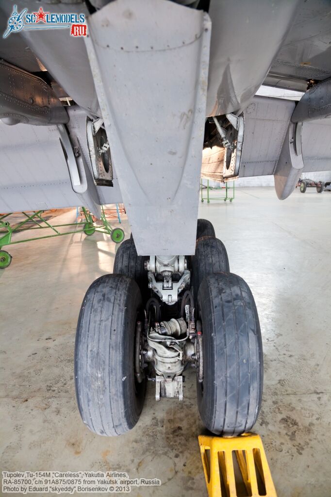 Tu-154M_RA-85700_0018.jpg