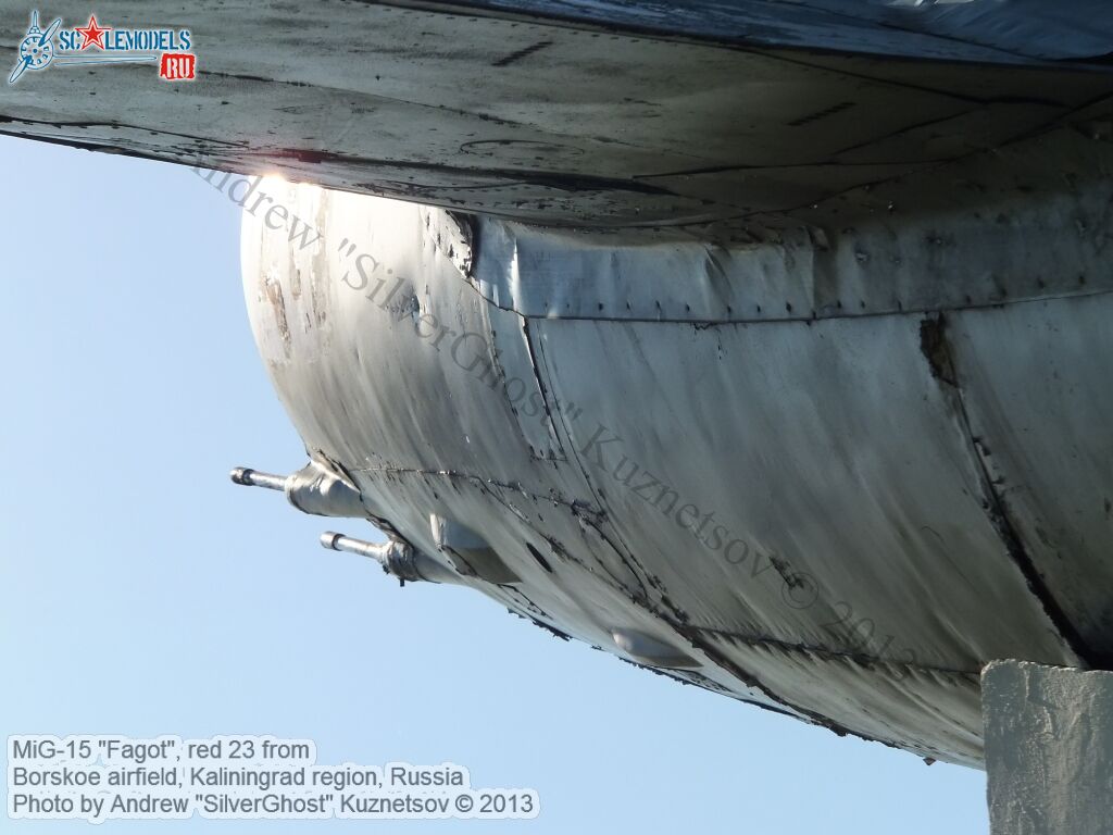 MiG-15_Fagot_0036.jpg