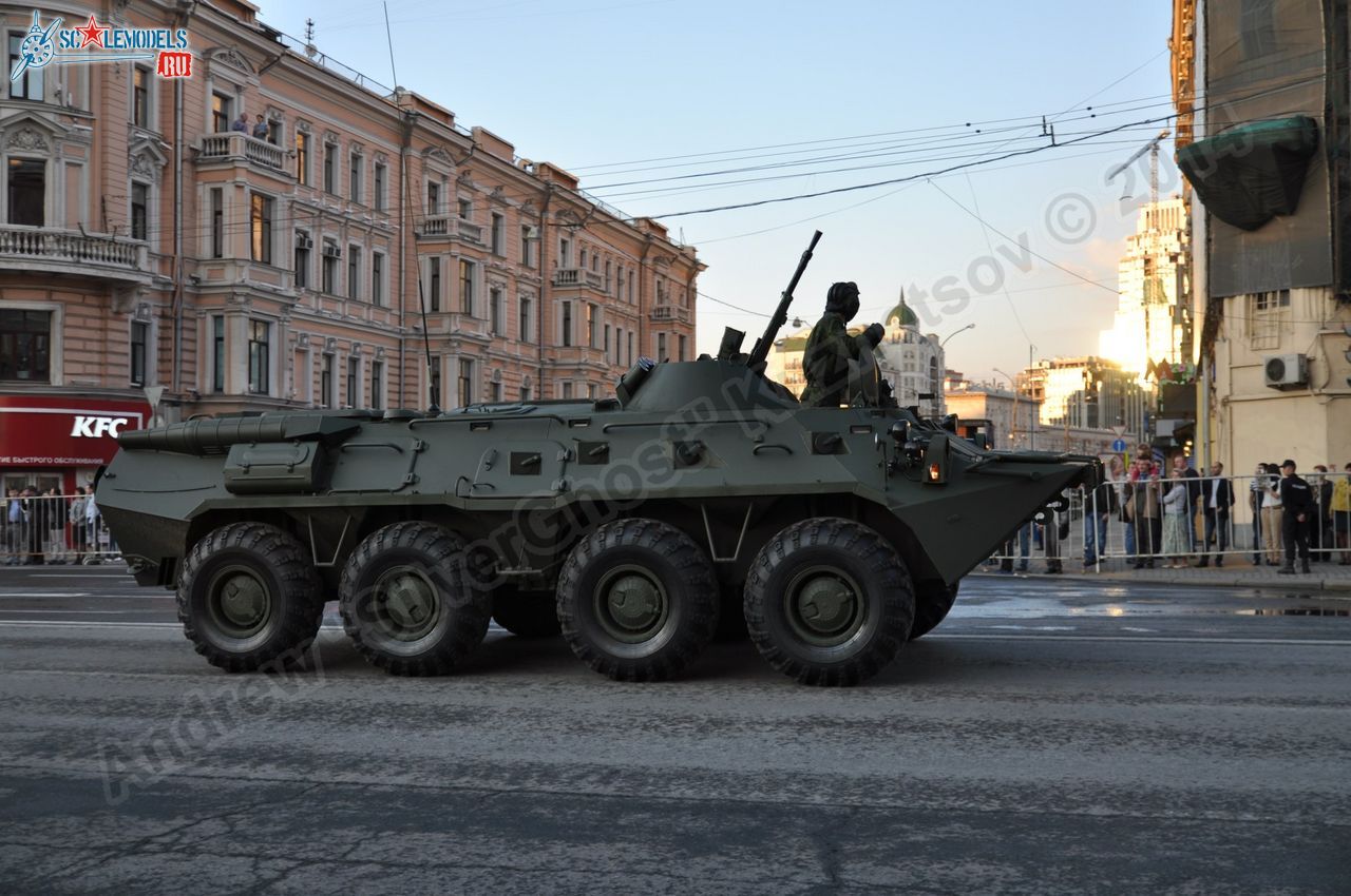 Victory_day_parade_2014_0116.jpg