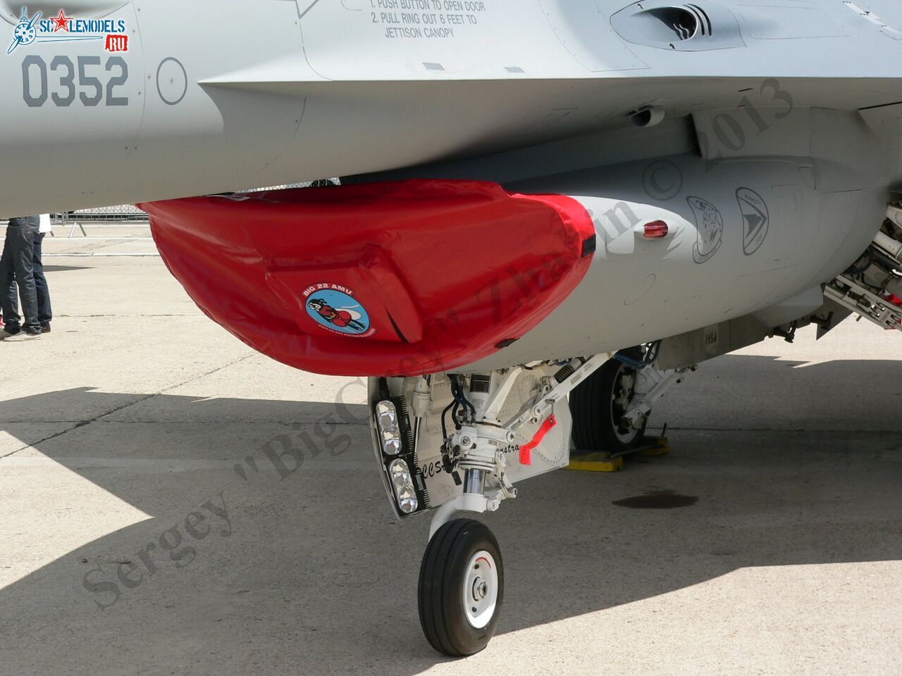 F-16C Fighting Falcon (7).JPG