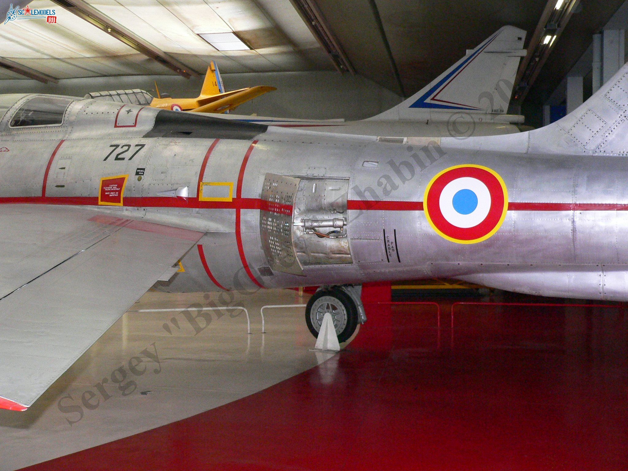 F-84F Thunderstreak_02.JPG