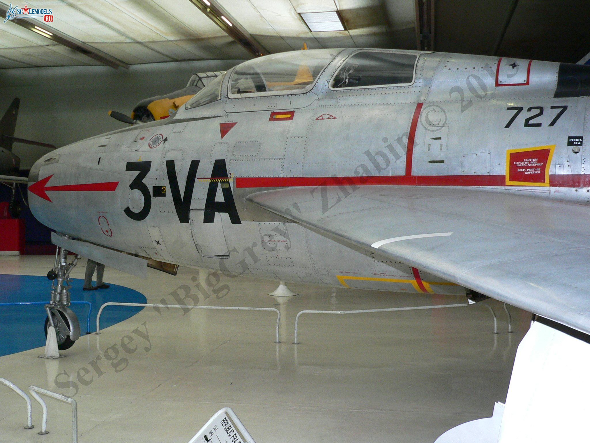 F-84F Thunderstreak_04.JPG