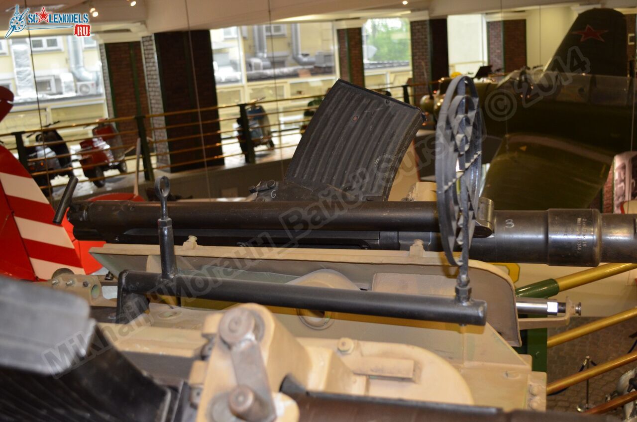 Flak-38_AA-gun_0008.jpg