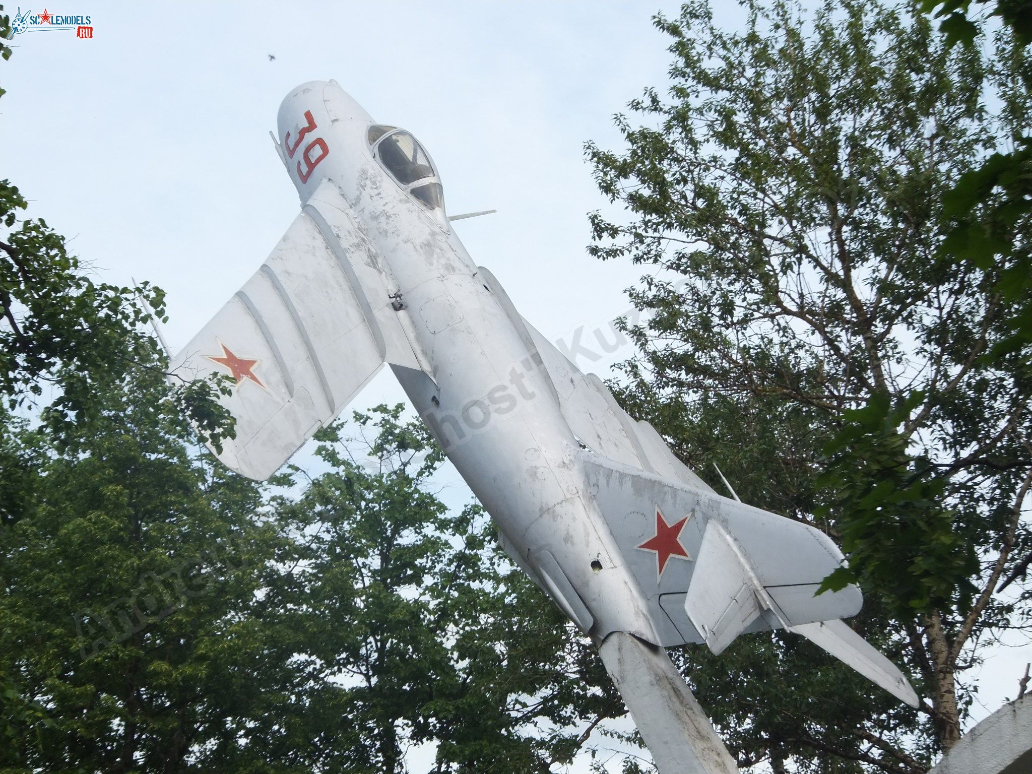 MiG-17_0000.jpg