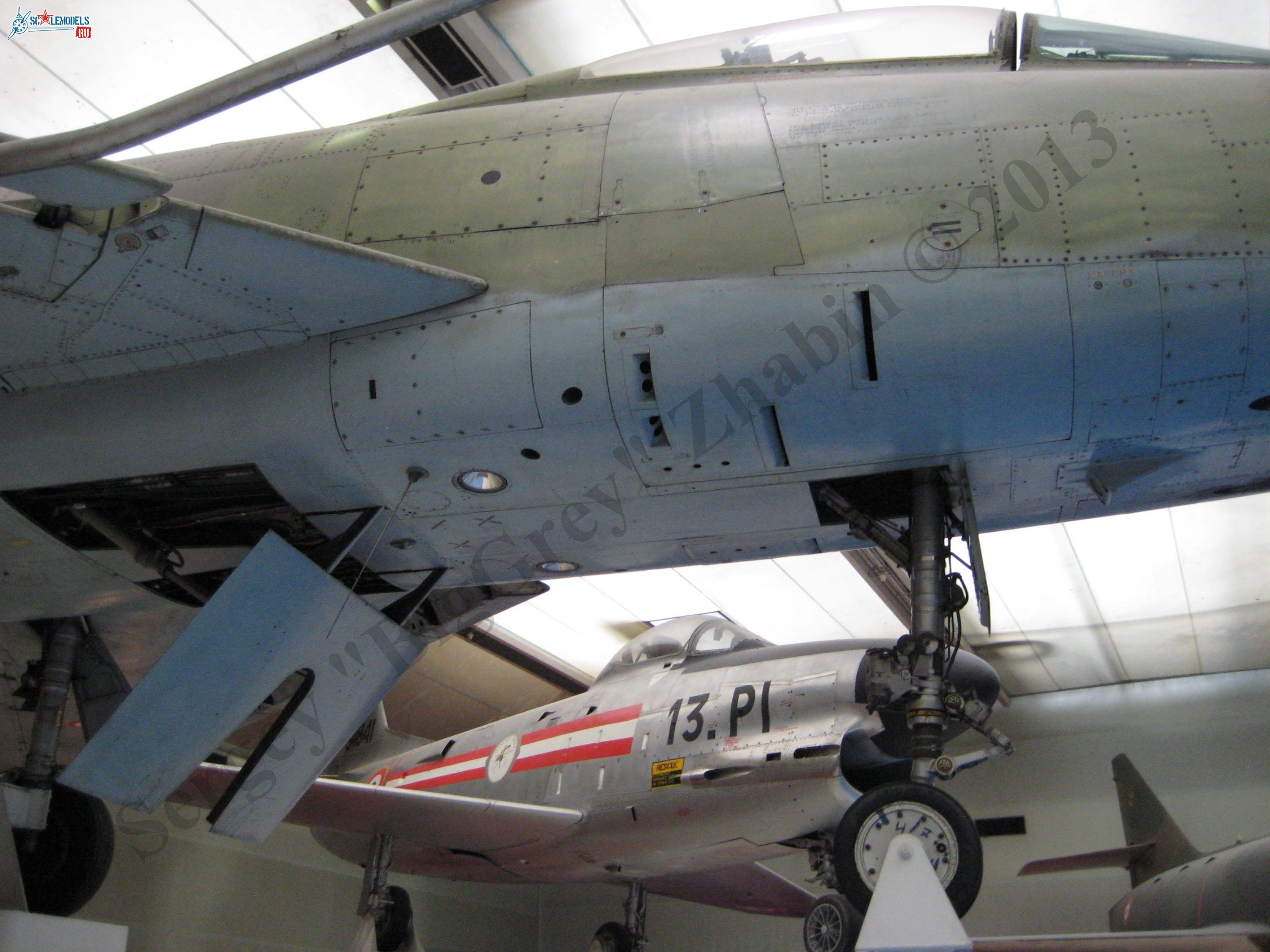 F-100 Super Sabre_06.JPG