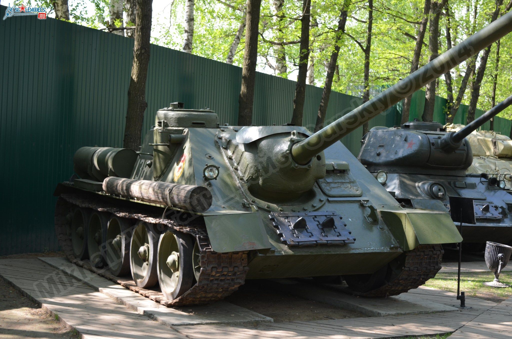 SU-100_0000.jpg