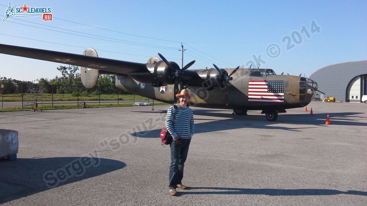 B-24_Liberator_0003.jpg