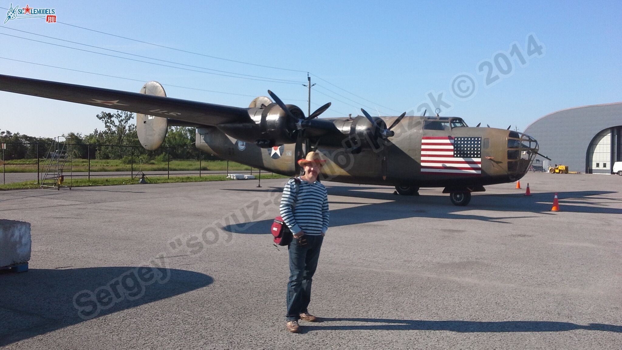 B-24_Liberator_0003.jpg