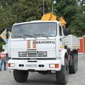 Грузовой автомобиль КамАЗ-43118 с бортовым краном  манипулятором КМ-100, Сочи, Россия