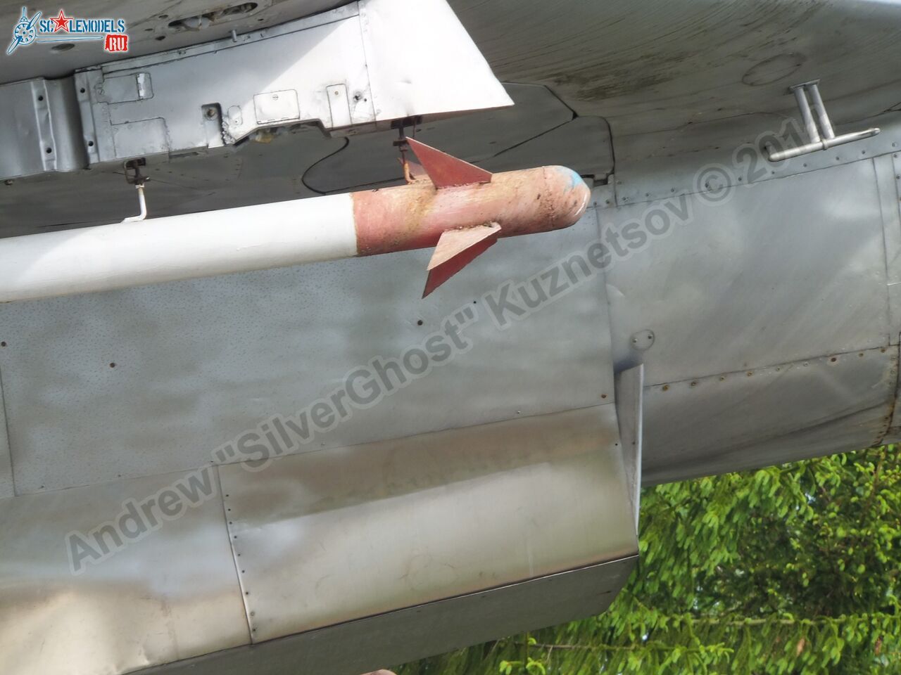 MiG-17_Vyazma_airbase_0011.jpg