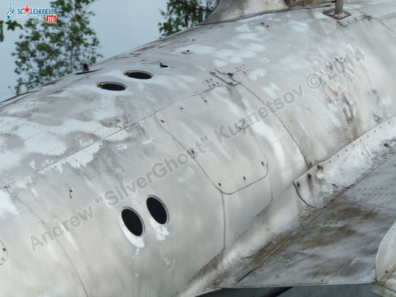 MiG-17_Vyazma_airbase_0044.jpg