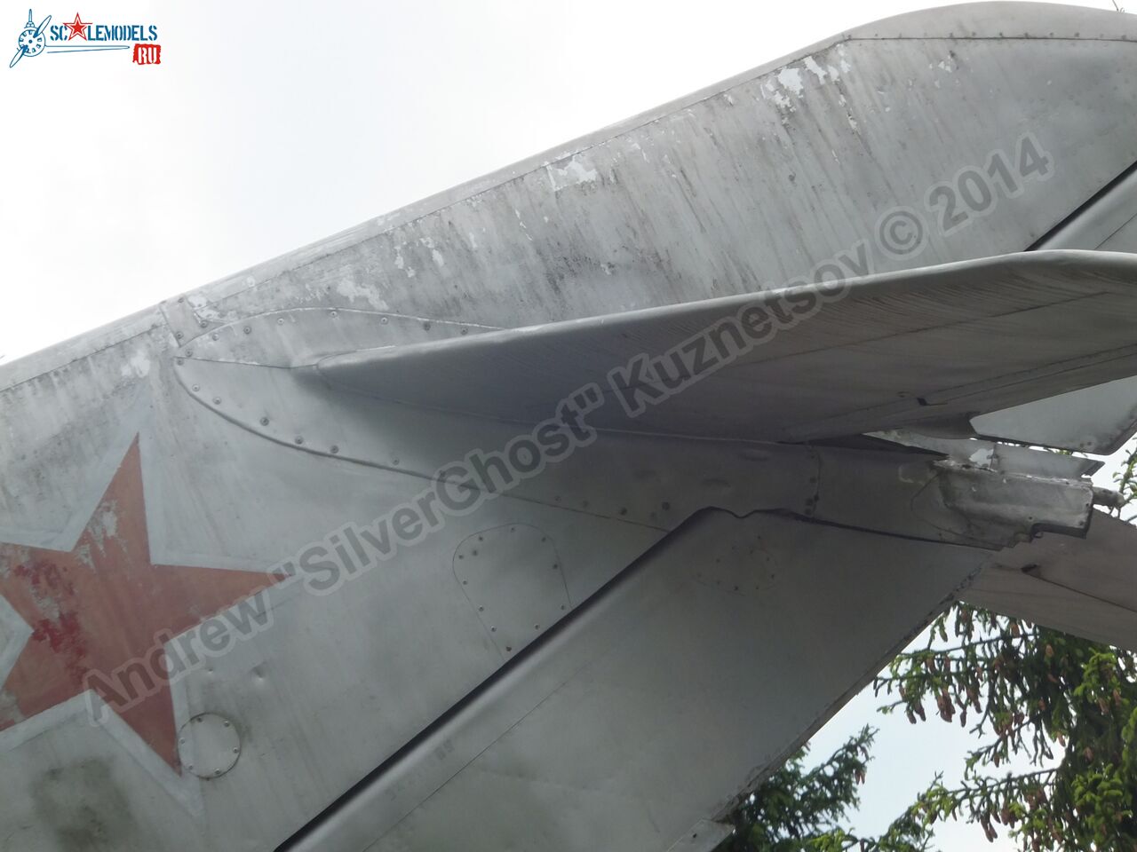 MiG-17_Vyazma_airbase_0083.jpg
