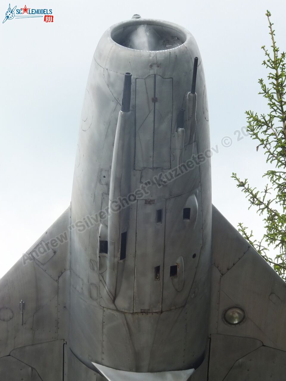 MiG-17_Vyazma_airbase_0129.jpg