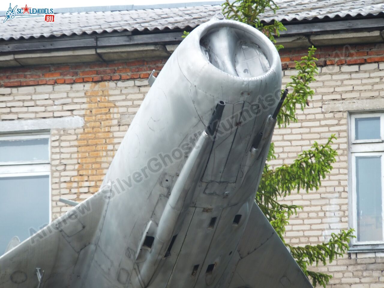 MiG-17_Vyazma_airbase_0142.jpg