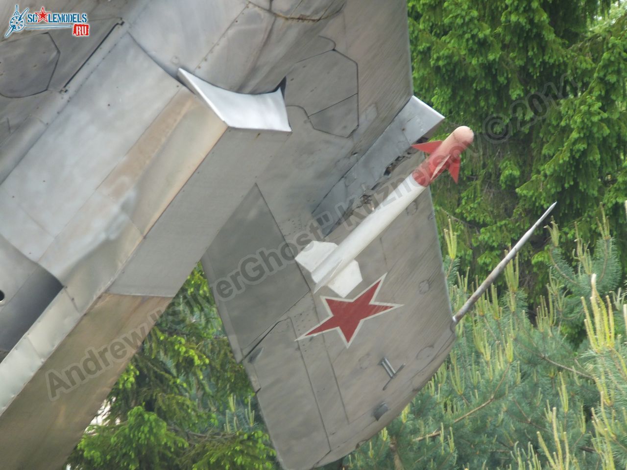 MiG-17_Vyazma_airbase_0148.jpg