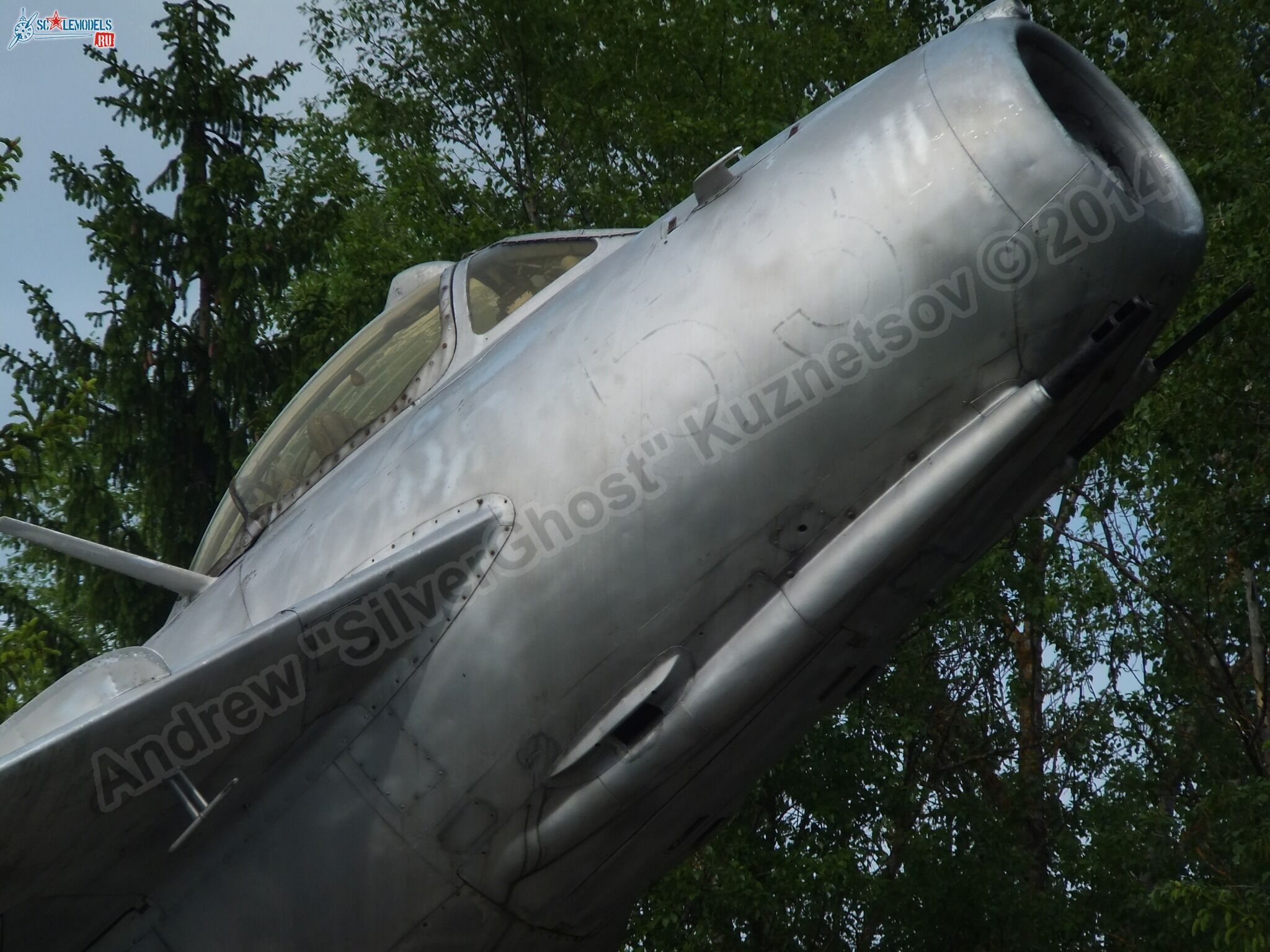 MiG-17_Vyazma_airbase_0001.jpg