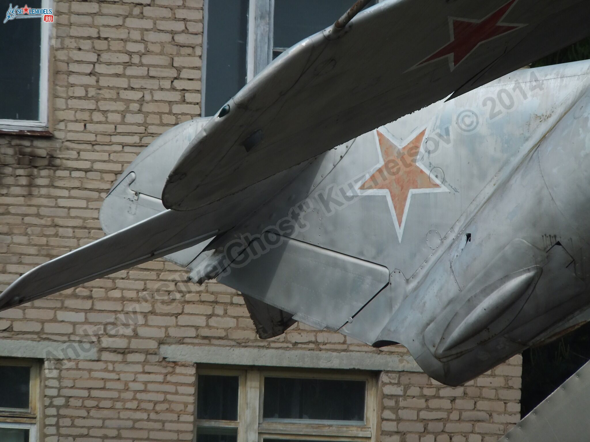 MiG-17_Vyazma_airbase_0004.jpg