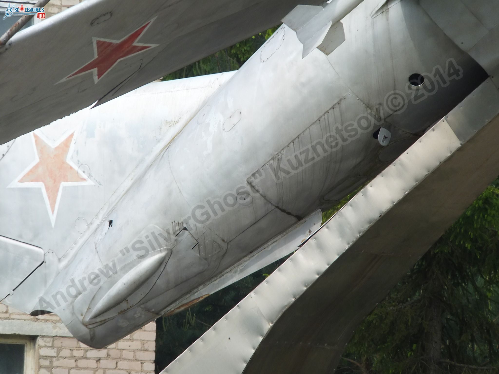 MiG-17_Vyazma_airbase_0005.jpg