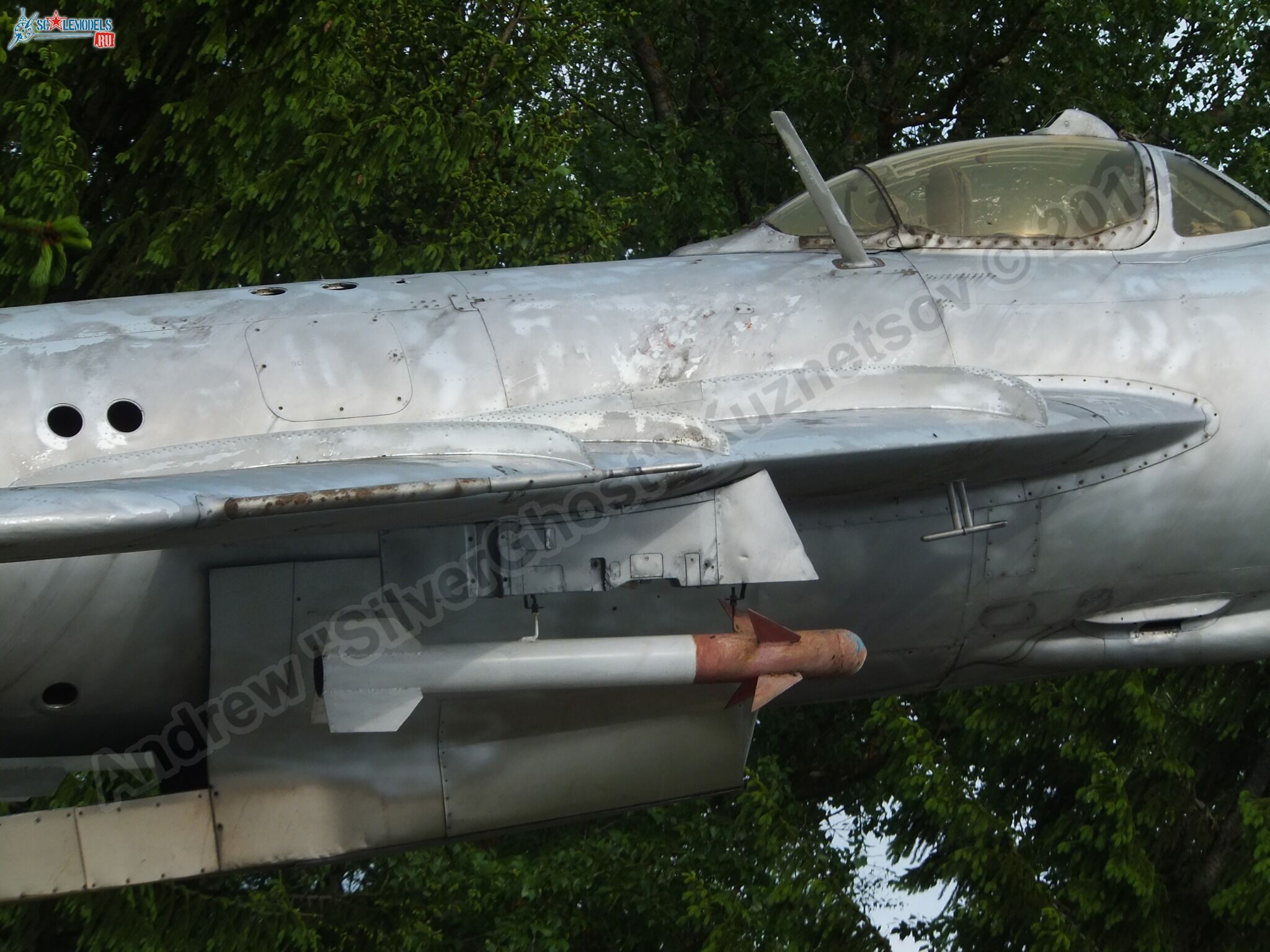 MiG-17_Vyazma_airbase_0019.jpg
