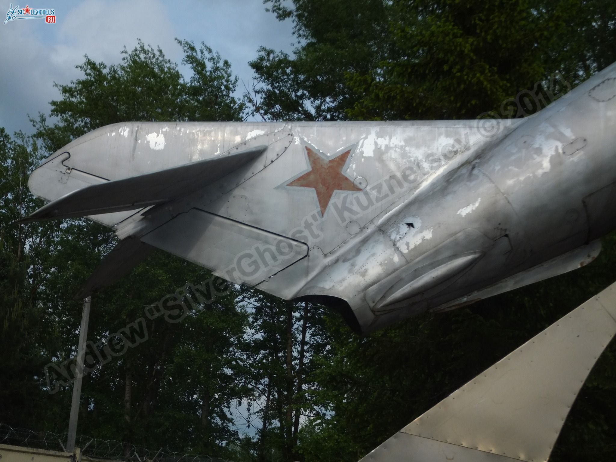 MiG-17_Vyazma_airbase_0027.jpg