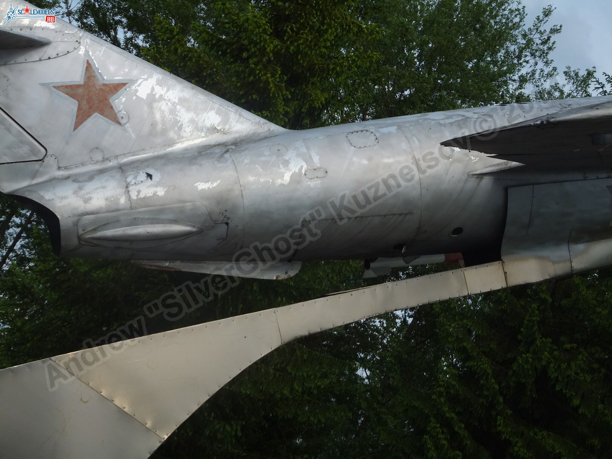 MiG-17_Vyazma_airbase_0028.jpg