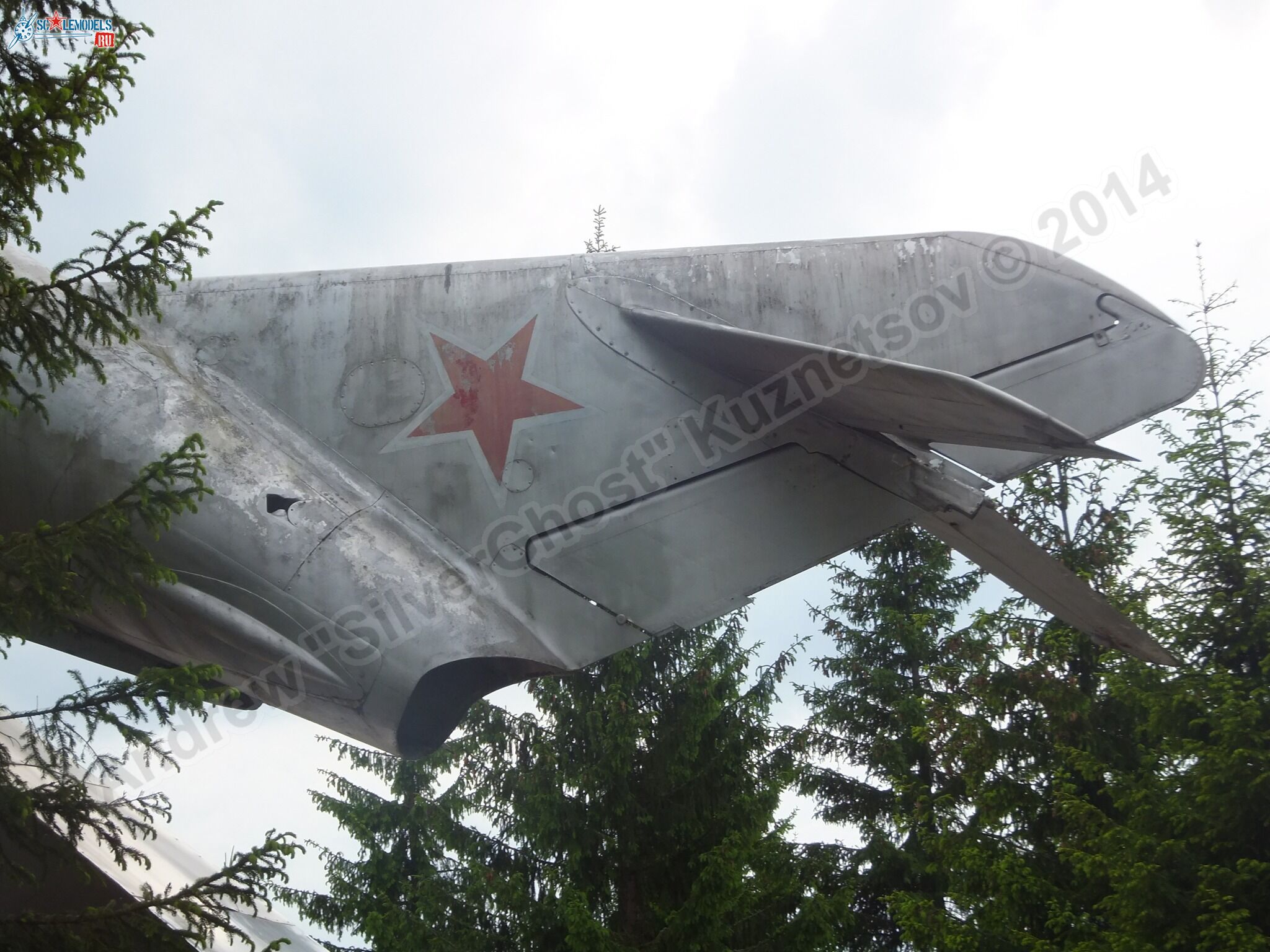 MiG-17_Vyazma_airbase_0079.jpg