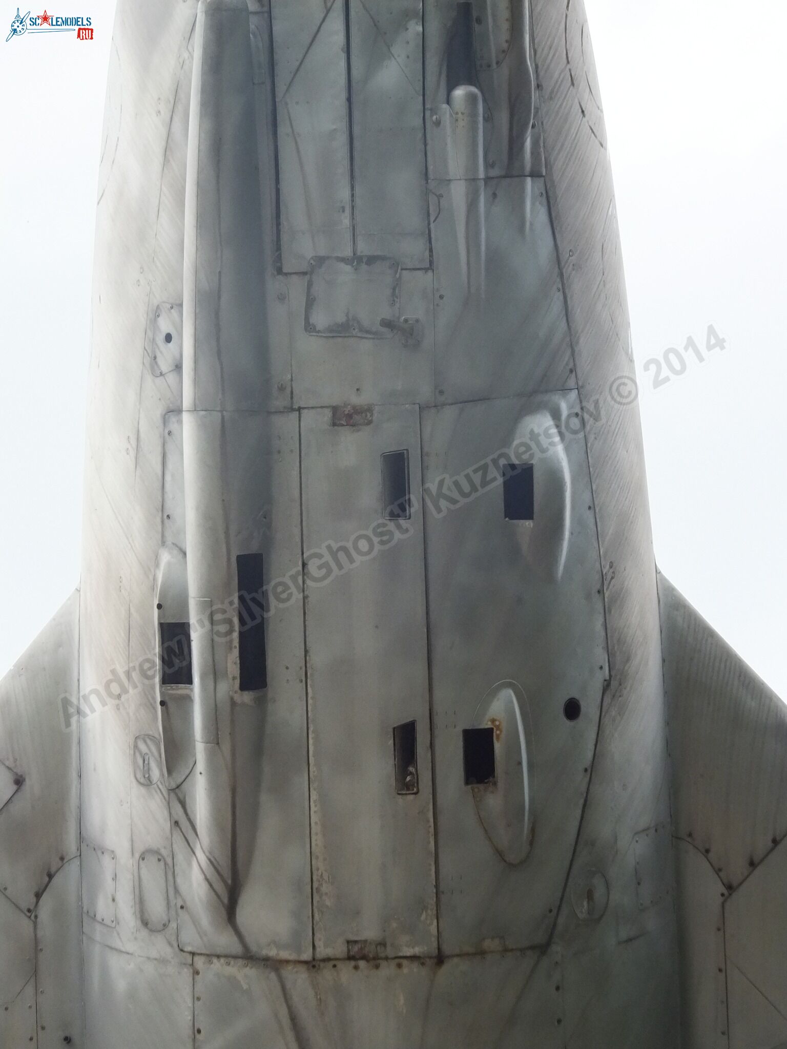 MiG-17_Vyazma_airbase_0108.jpg