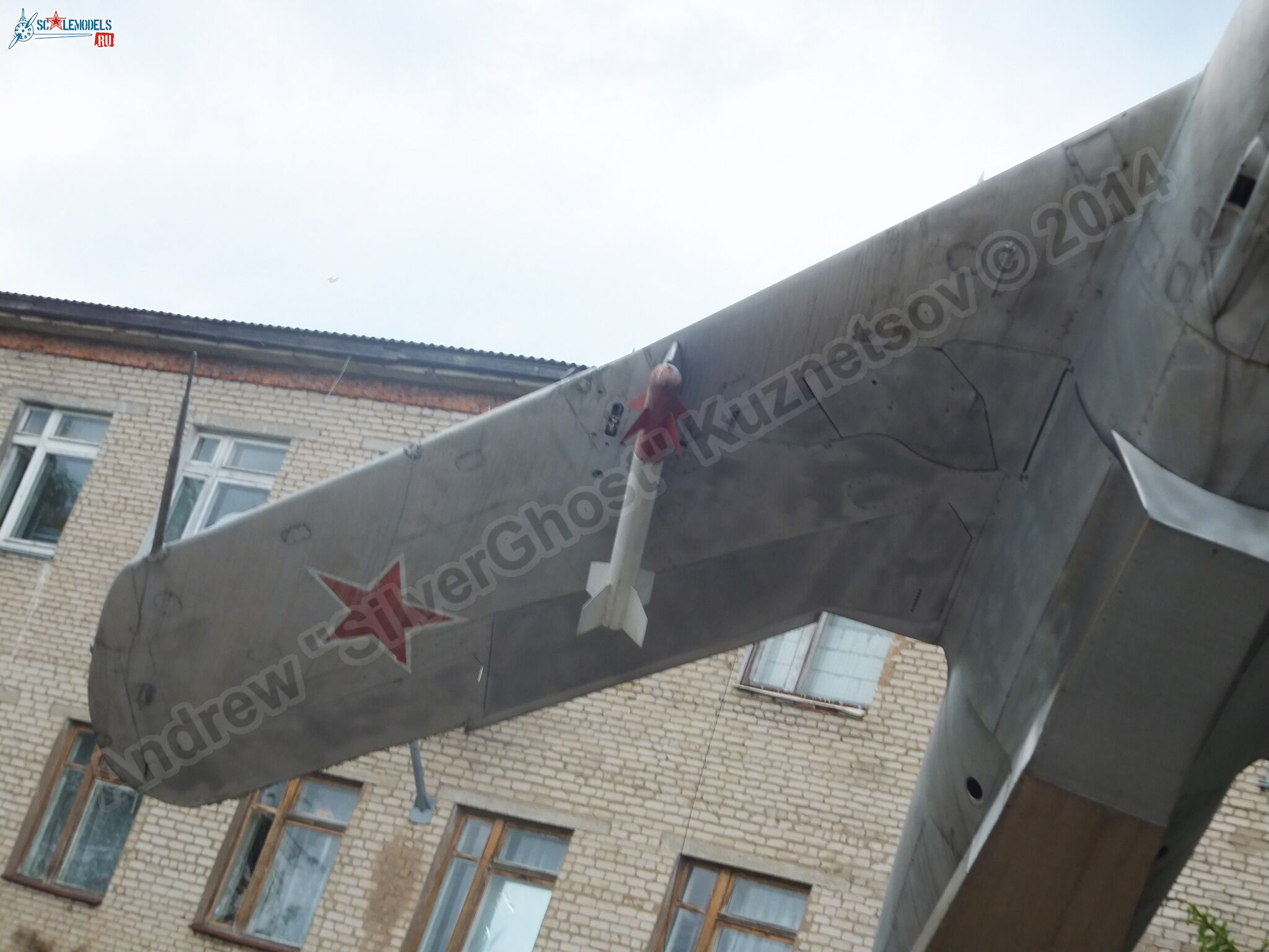 MiG-17_Vyazma_airbase_0131.jpg