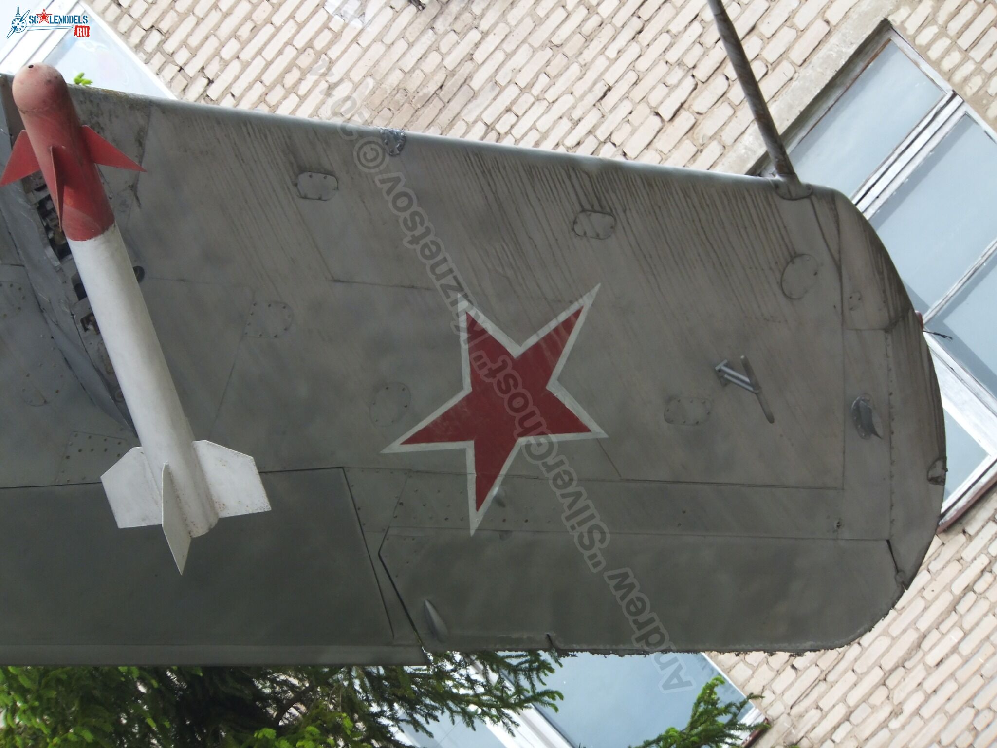 MiG-17_Vyazma_airbase_0138.jpg