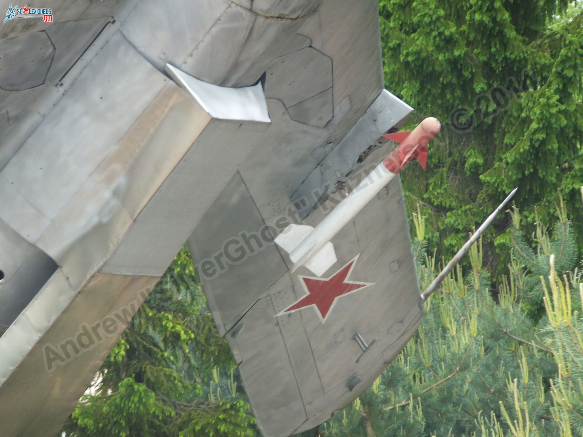 MiG-17_Vyazma_airbase_0148.jpg