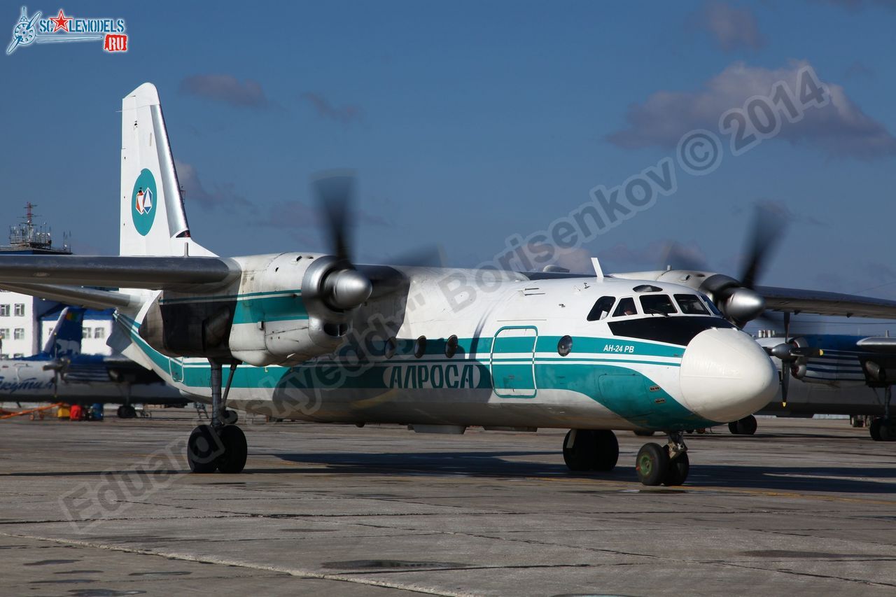 An-24RV_RA-46621_0002.jpg