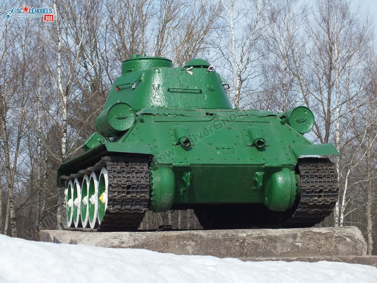 T-34-85_Smolensk_0002.jpg