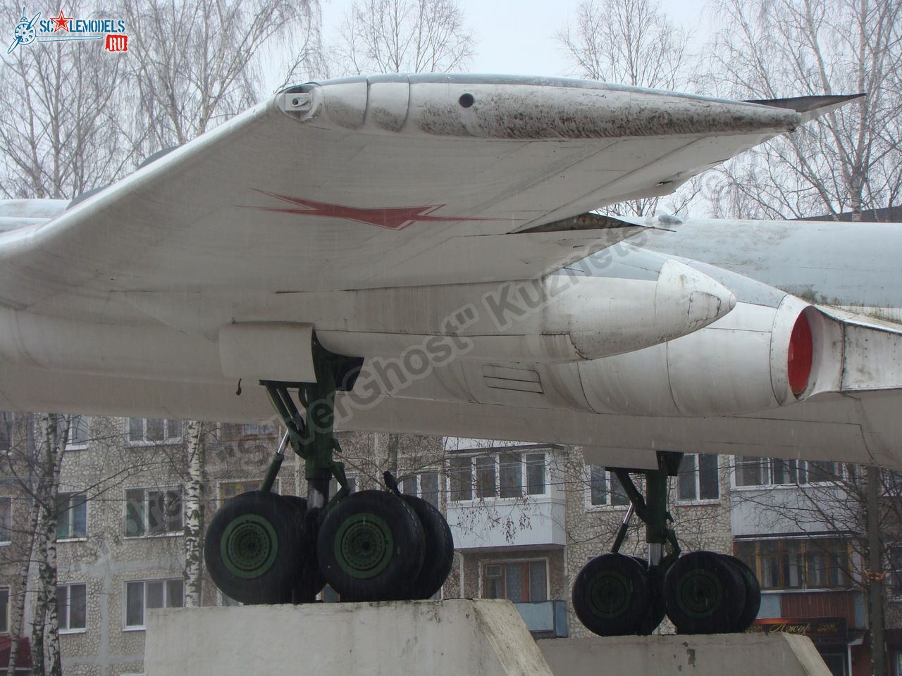 Tu-16_Badger_Smolensk_0040.jpg