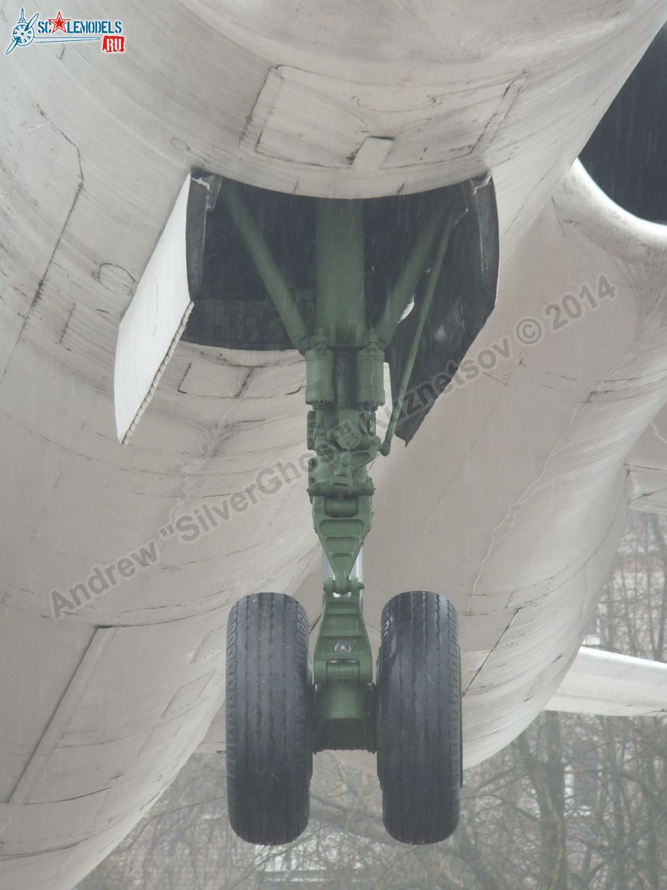 Tu-16_Badger_Smolensk_0116.jpg