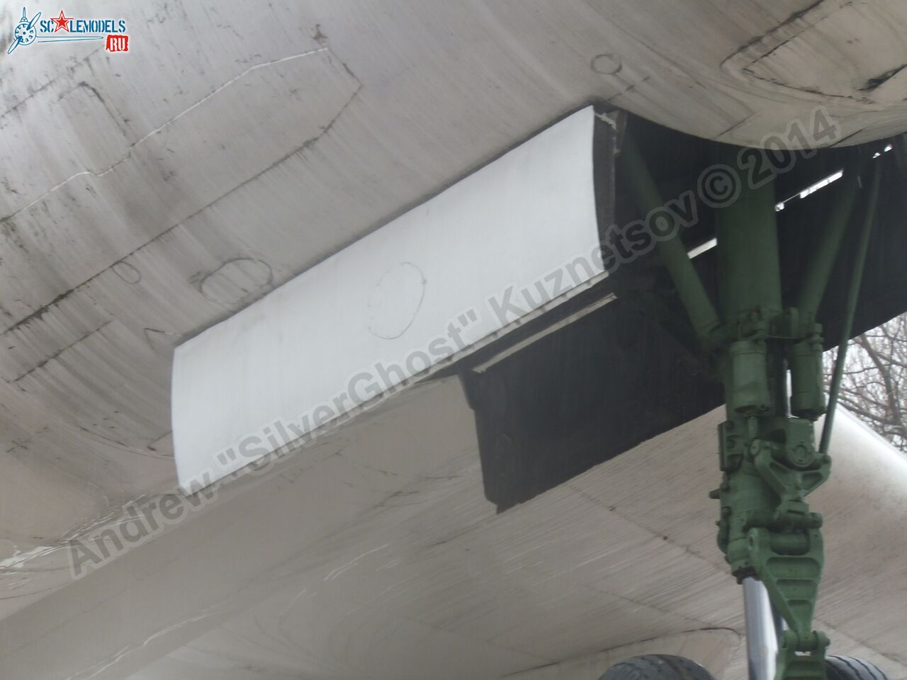 Tu-16_Badger_Smolensk_0129.jpg