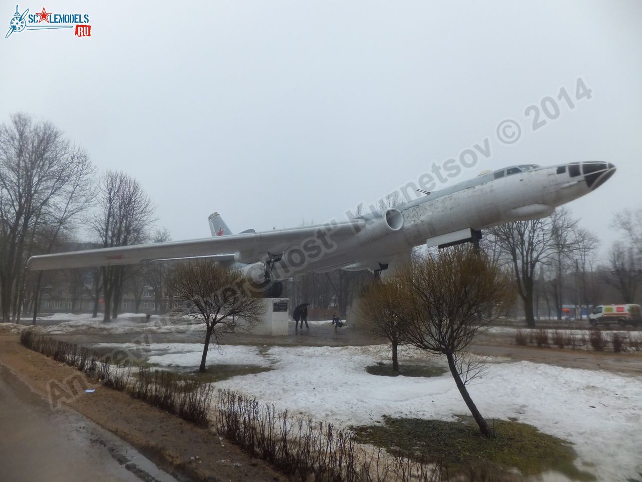 Tu-16_Badger_Smolensk_0147.jpg