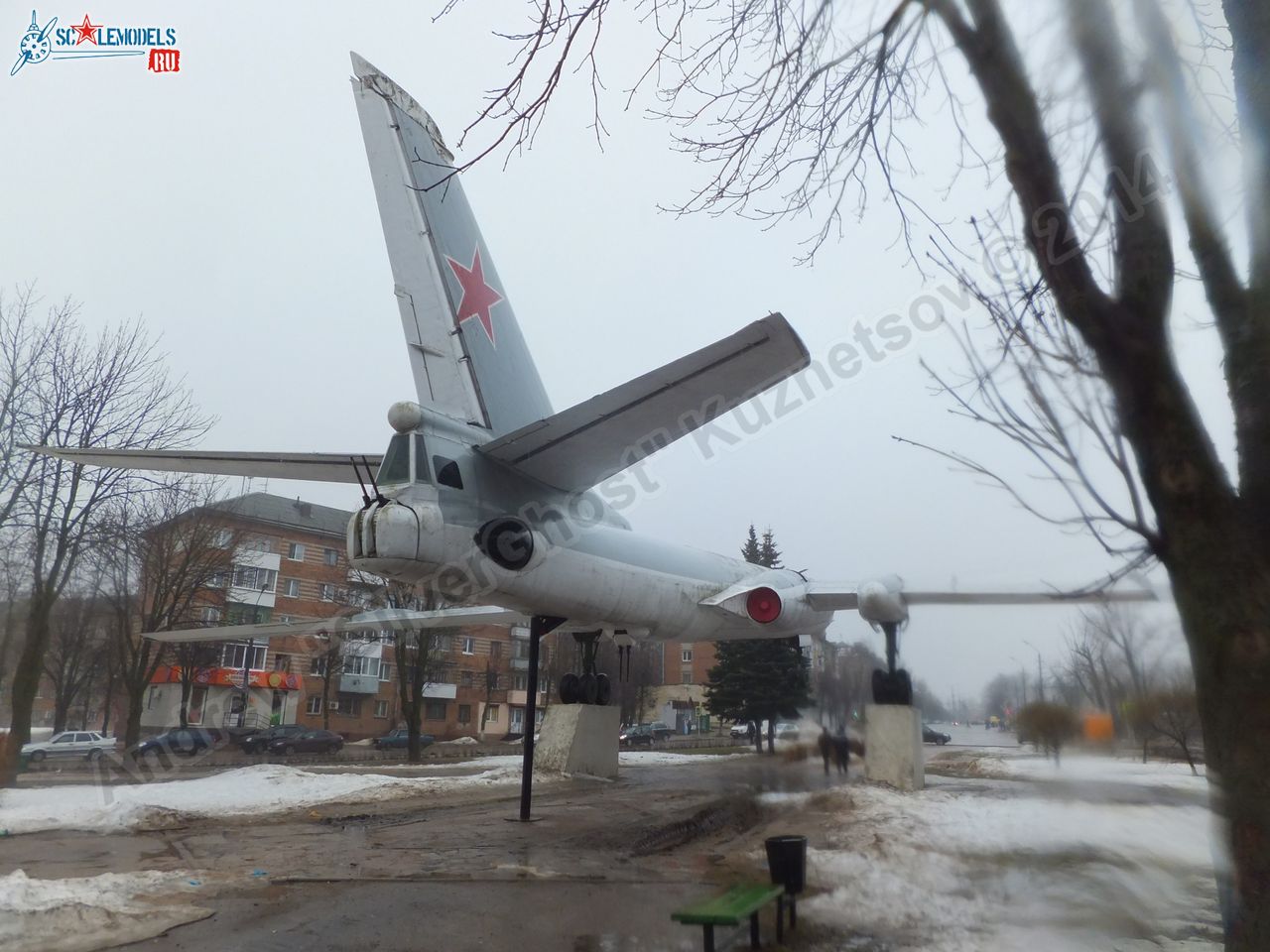 Tu-16_Badger_Smolensk_0329.jpg