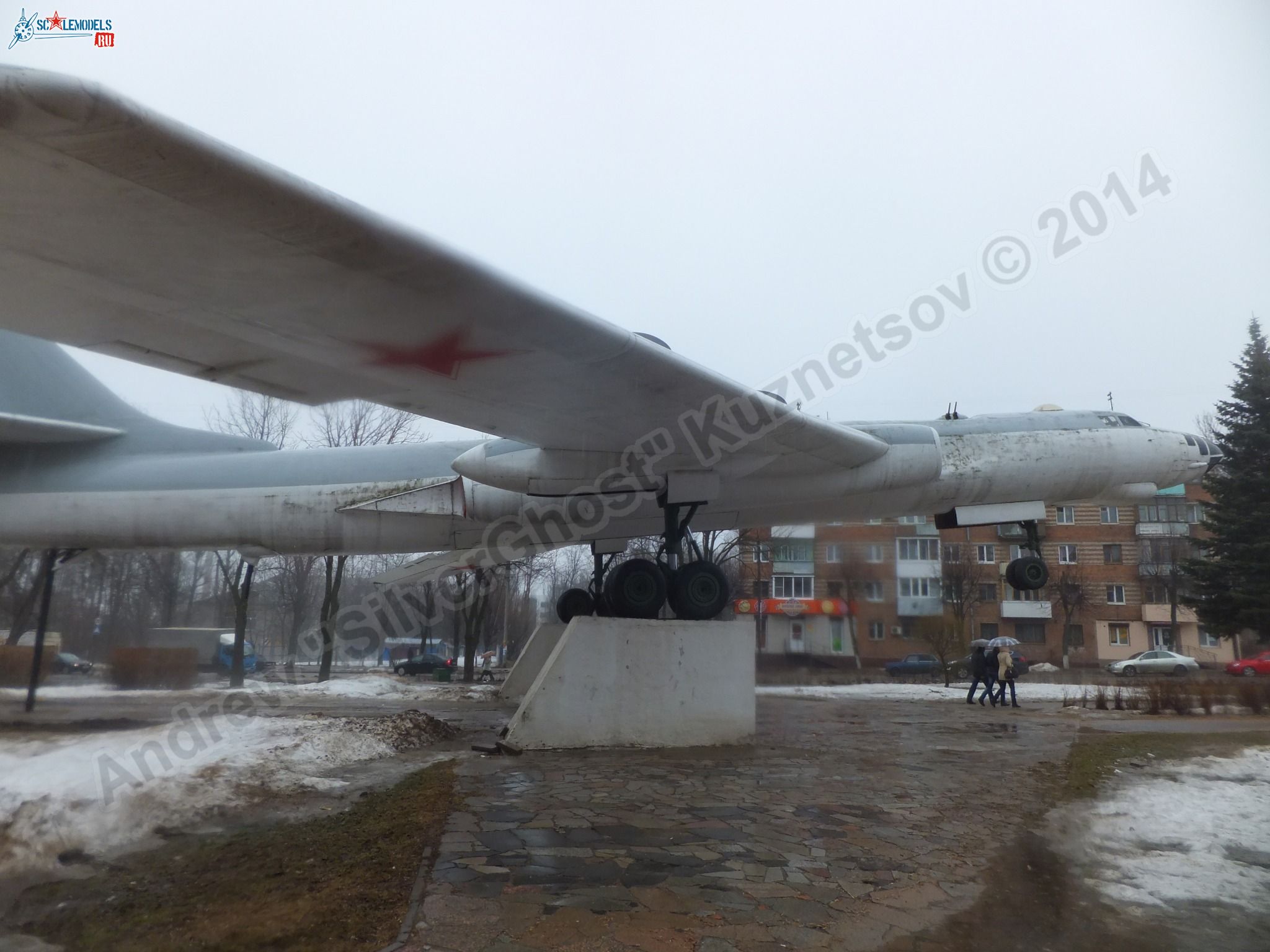 Tu-16_Badger_Smolensk_0179.jpg