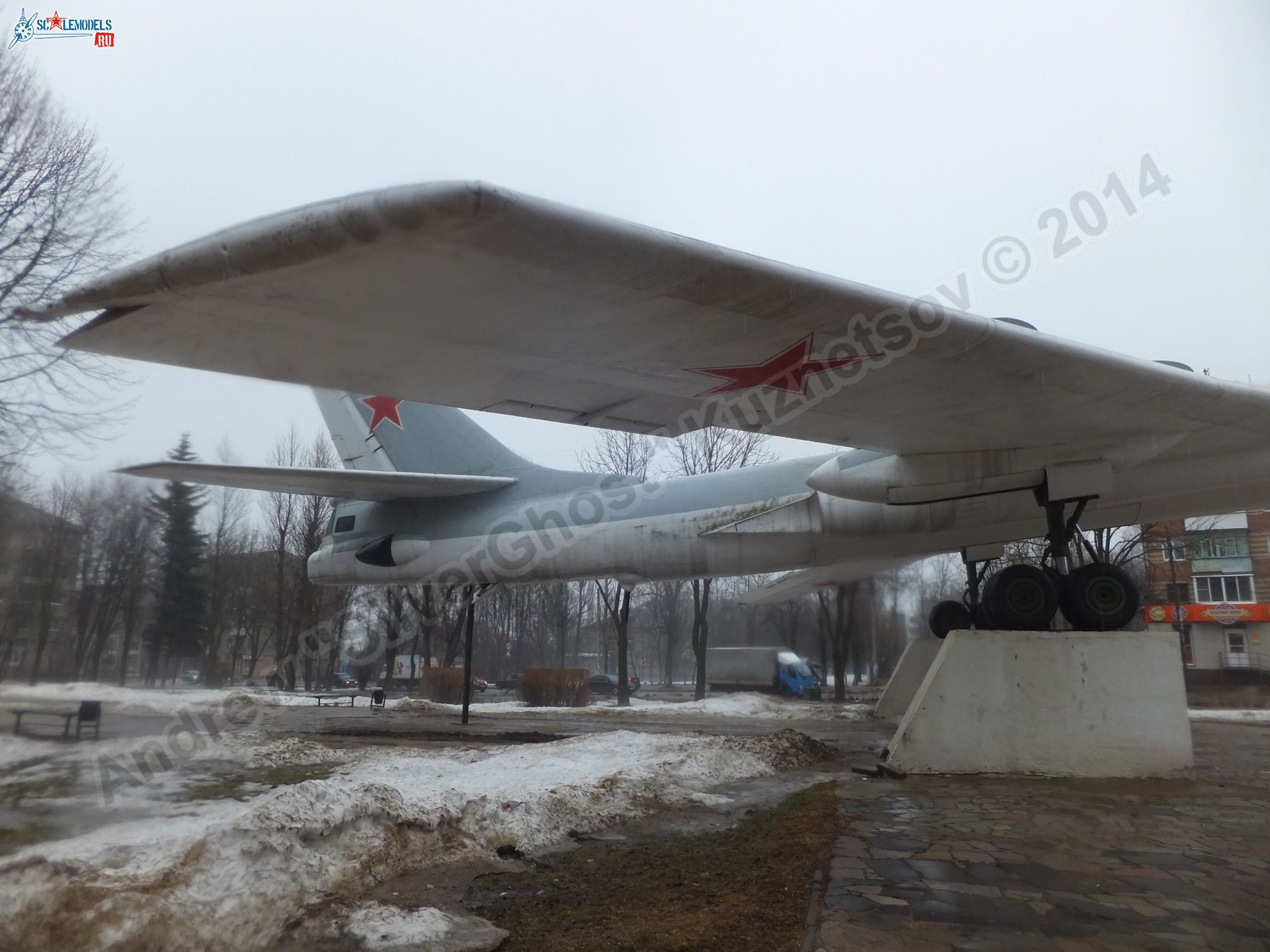 Tu-16_Badger_Smolensk_0180.jpg