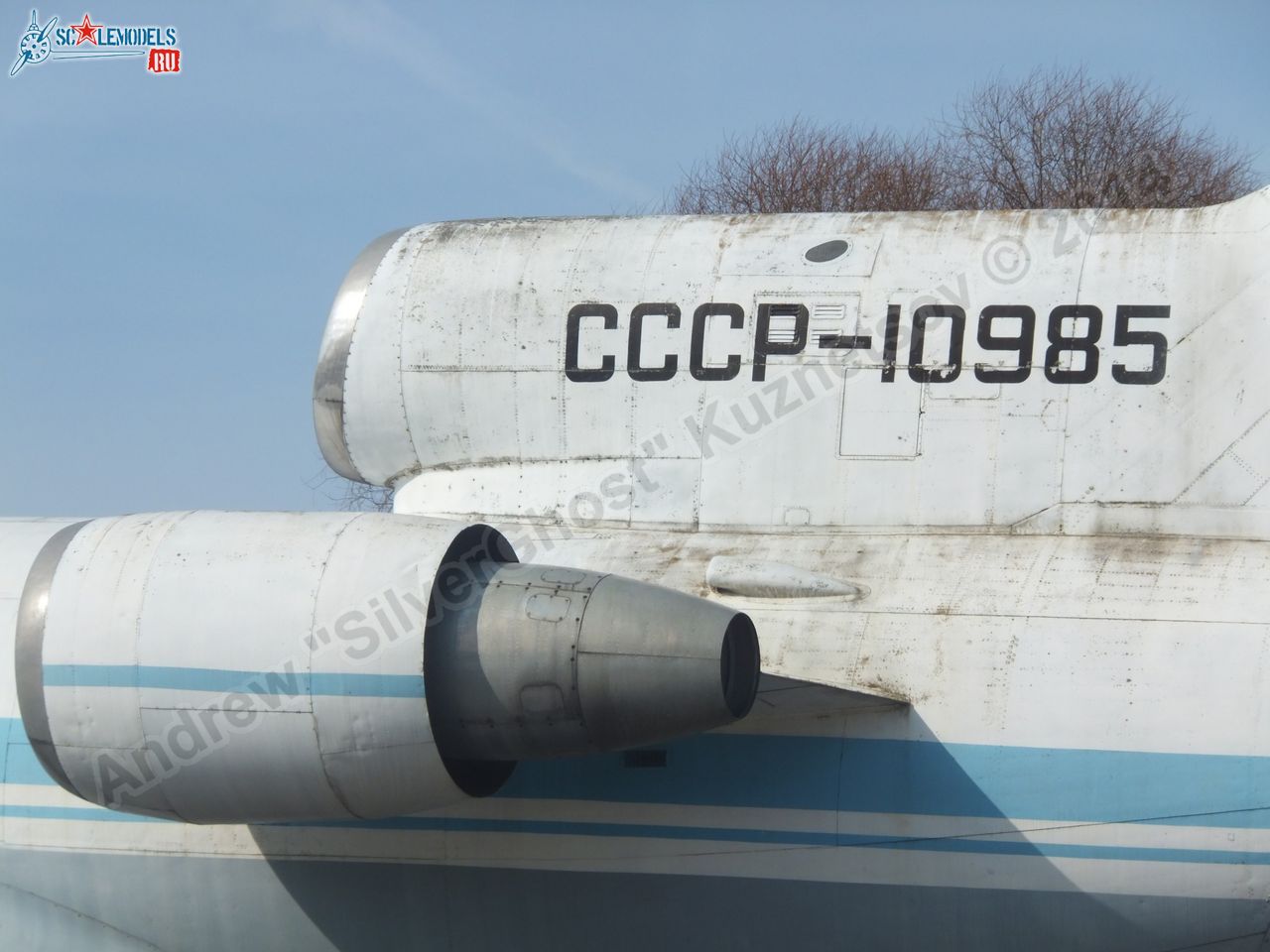 Yak-42_USSR-10985_0050.jpg