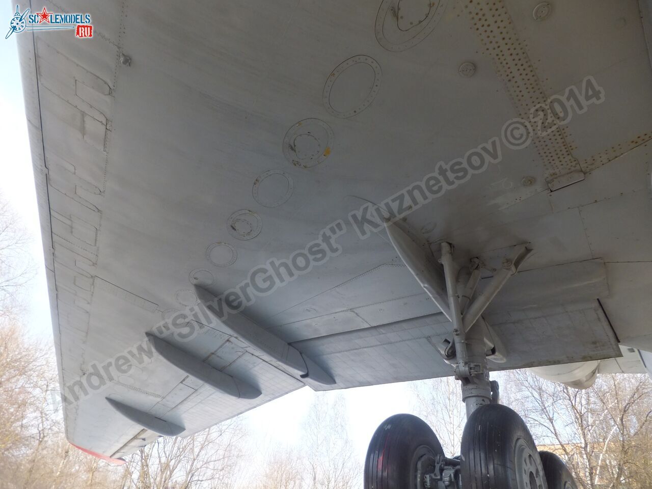 Yak-42_USSR-10985_0112.jpg