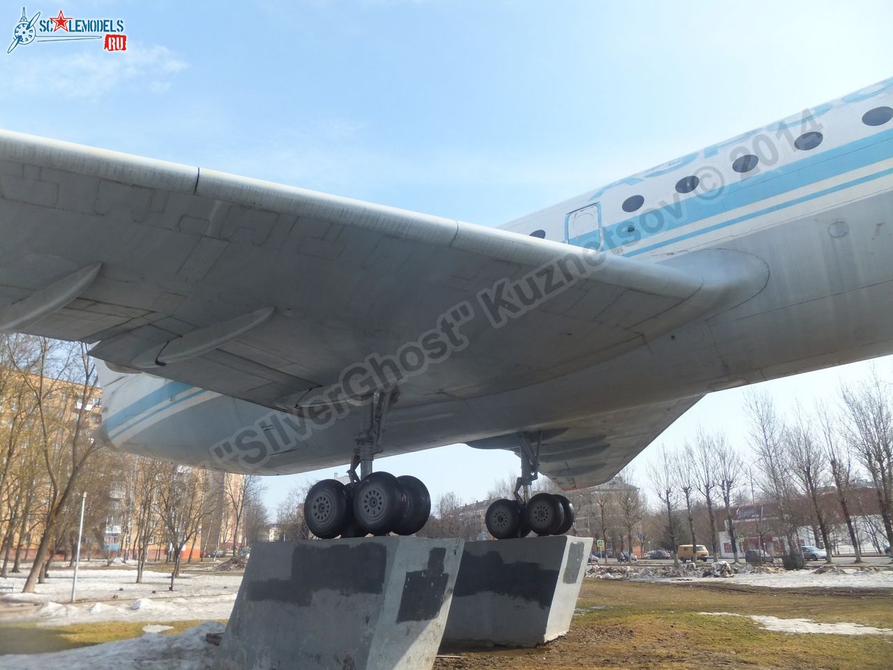 Yak-42_USSR-10985_0154.jpg