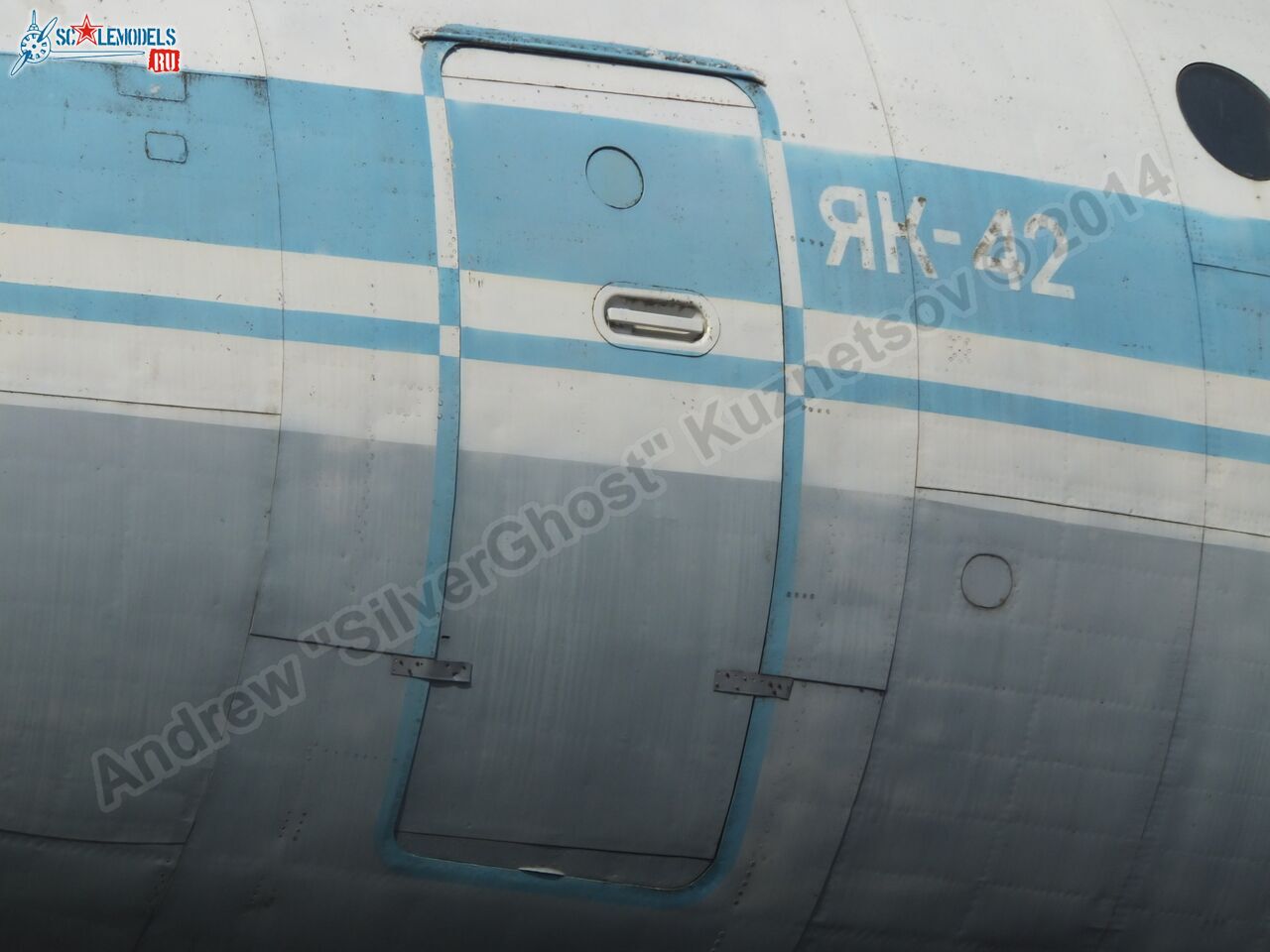 Yak-42_USSR-10985_0205.jpg