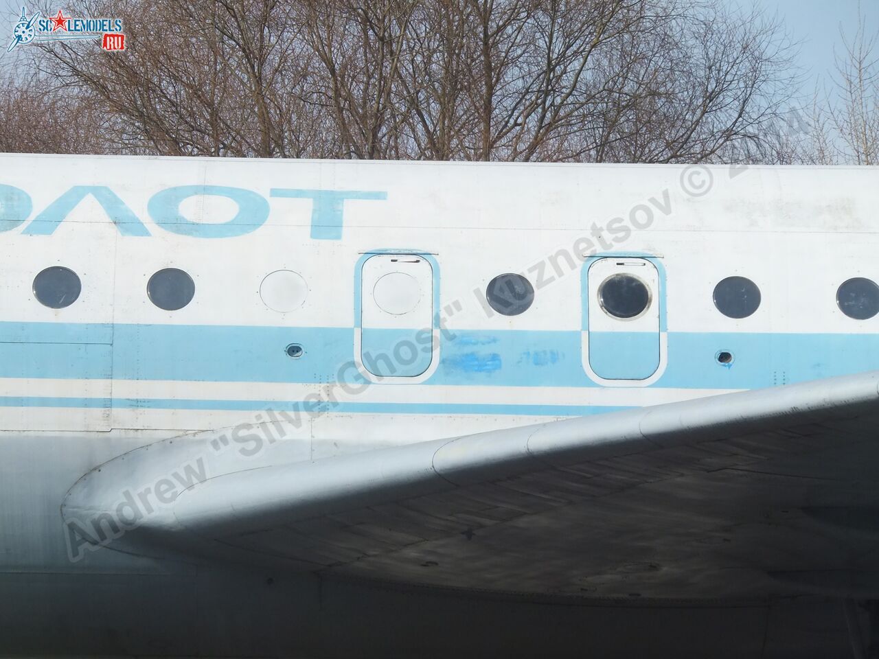 Yak-42_USSR-10985_0213.jpg