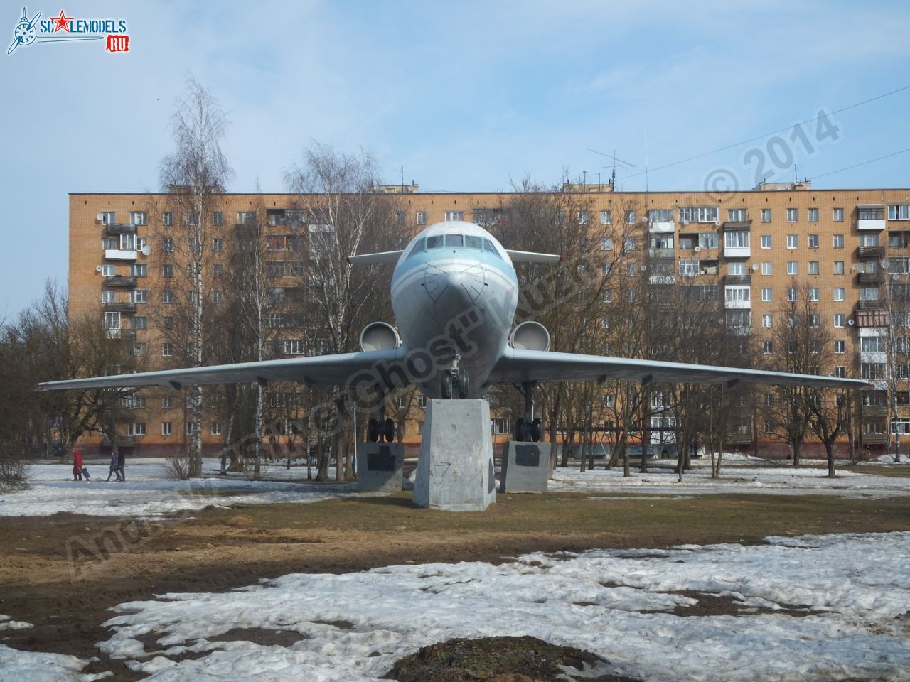 Yak-42_USSR-10985_0226.jpg