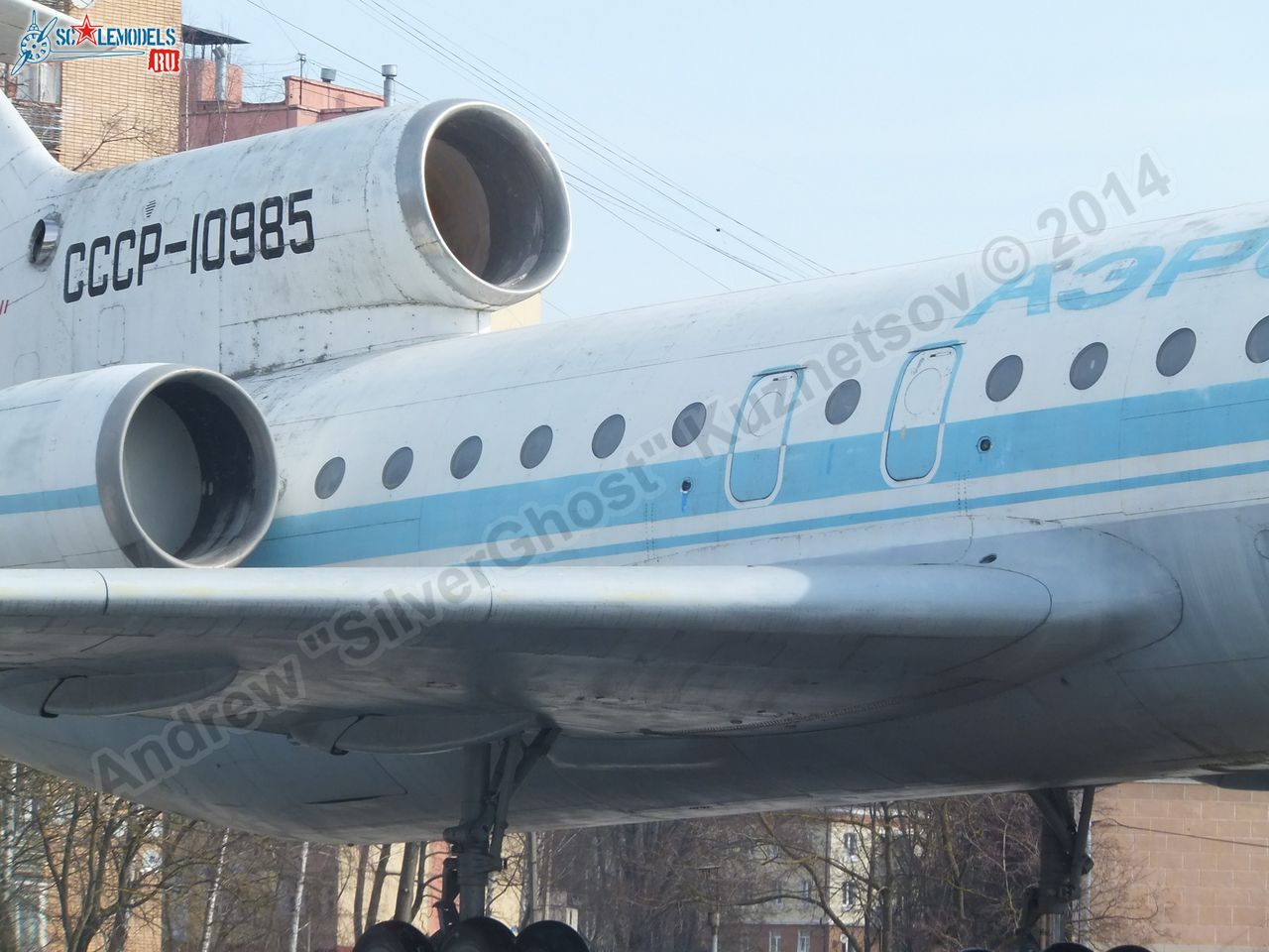 Yak-42_USSR-10985_0238.jpg